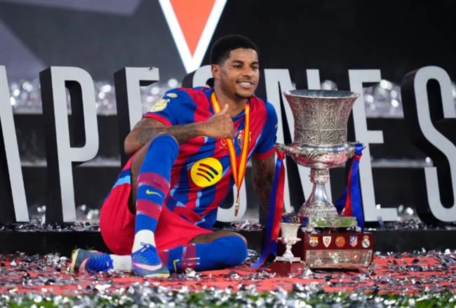 Biểu tượng quy tắc trò chơi và đặt cược công bằng trên nền tảng 7clubs win